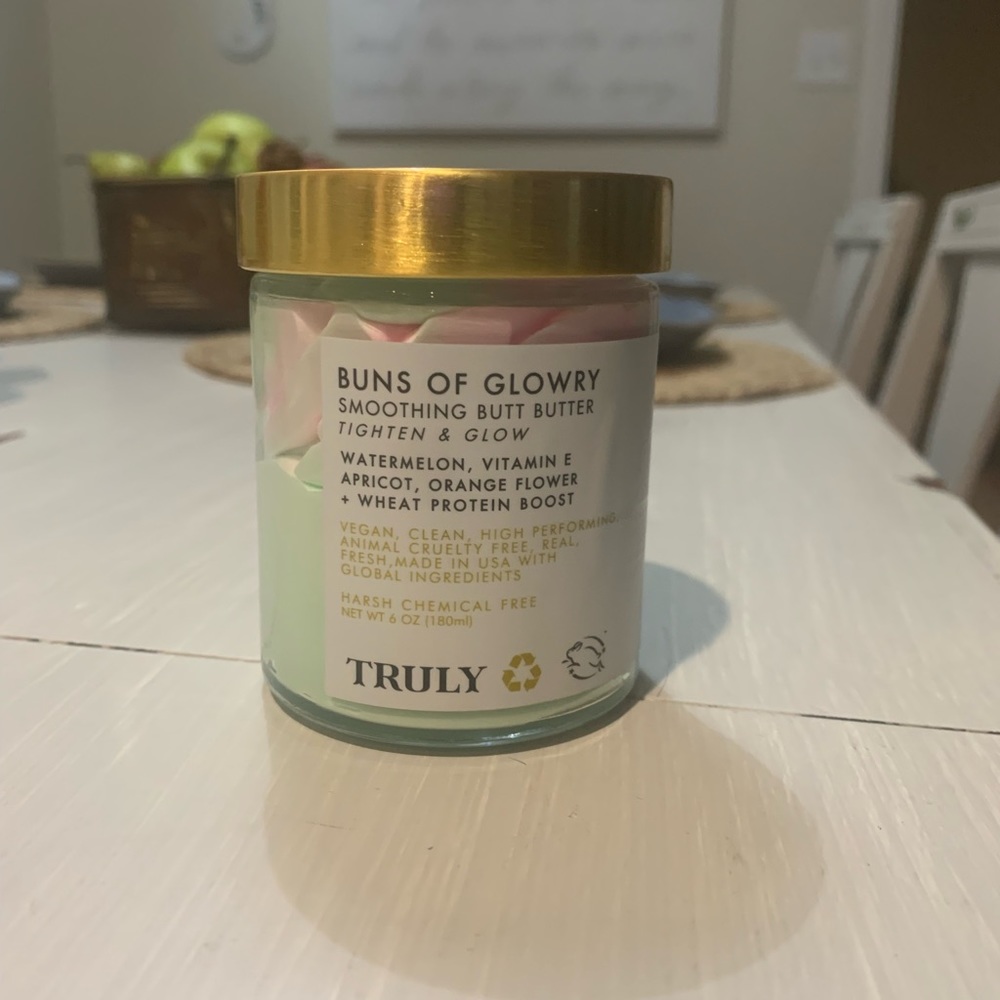 🔴SOLD🔴Truly ‘Buns of Glowry’